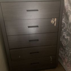 Dresser 