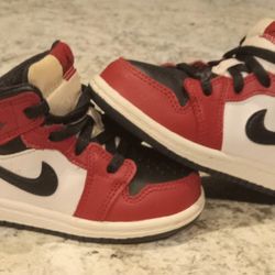 100% AUTHENTIC Nike Air Jordan 1 Mid OG "2019" CHICAGO TOE Black-Gym Red TD Size 6c $25