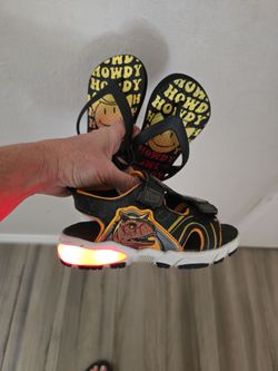 Toddler boys size 9 LIGHT UP Jurassic Park /Happy face sandals