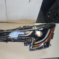 2020-2022 TOYOTA COROLLA SE HEADLIGHT 