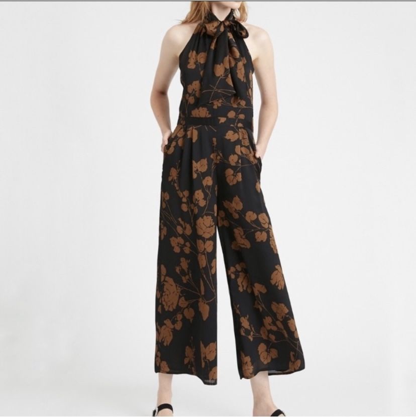 Brand New Woman’s Banana Republic brand Black and Brown Floral Jumpsuit Up For Sale