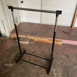 Adjustable Clothes Bar