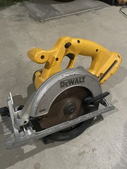 Dewalt Saw