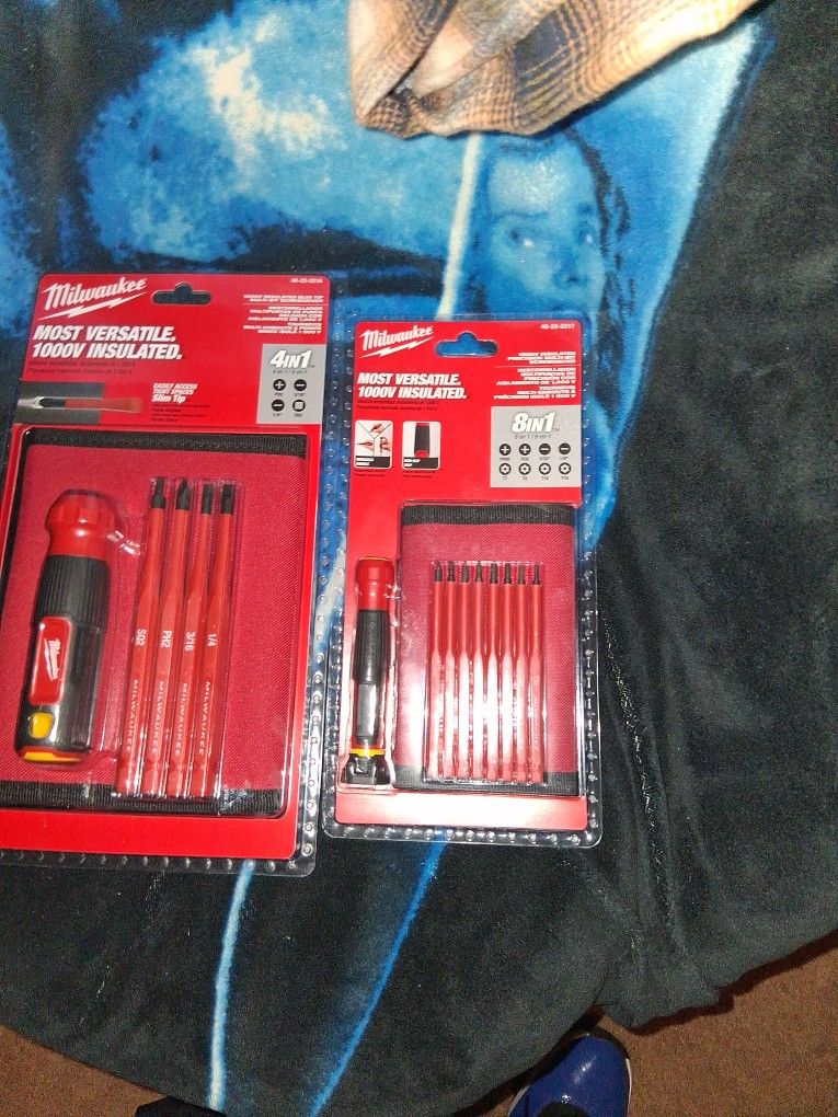 Milwaukee 1000V Insulted Slim Tip Multi-Bit Screwdriver/ 1000V Insulted Precision Muti Bit Screwdriver