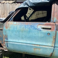 Vendo Puerta De Toyota Pick Up  Del 1981 Al 1983 