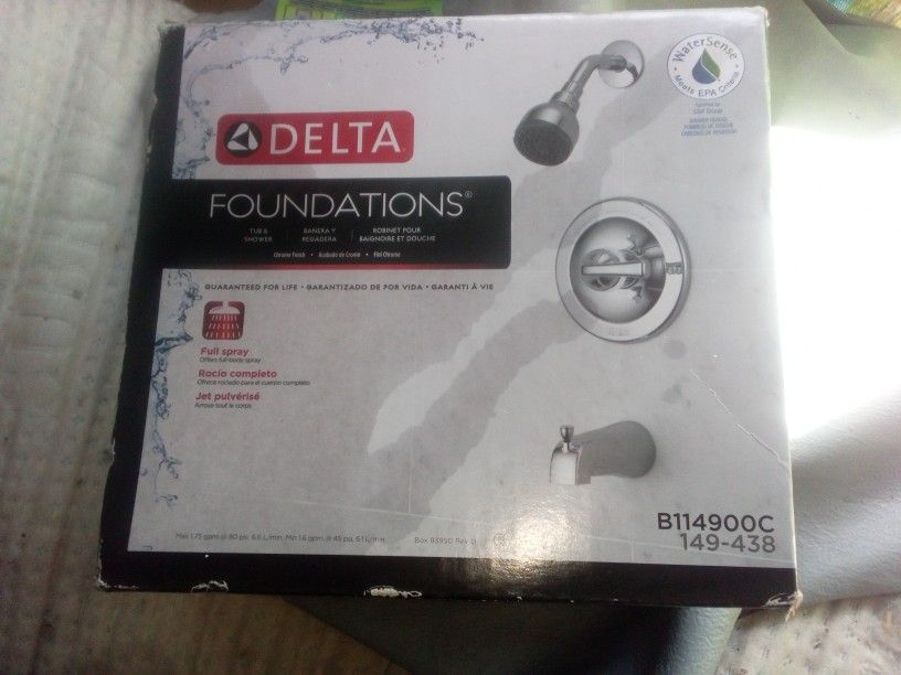 DELTA FOUNDATIONS TUB & SHOWER KIT