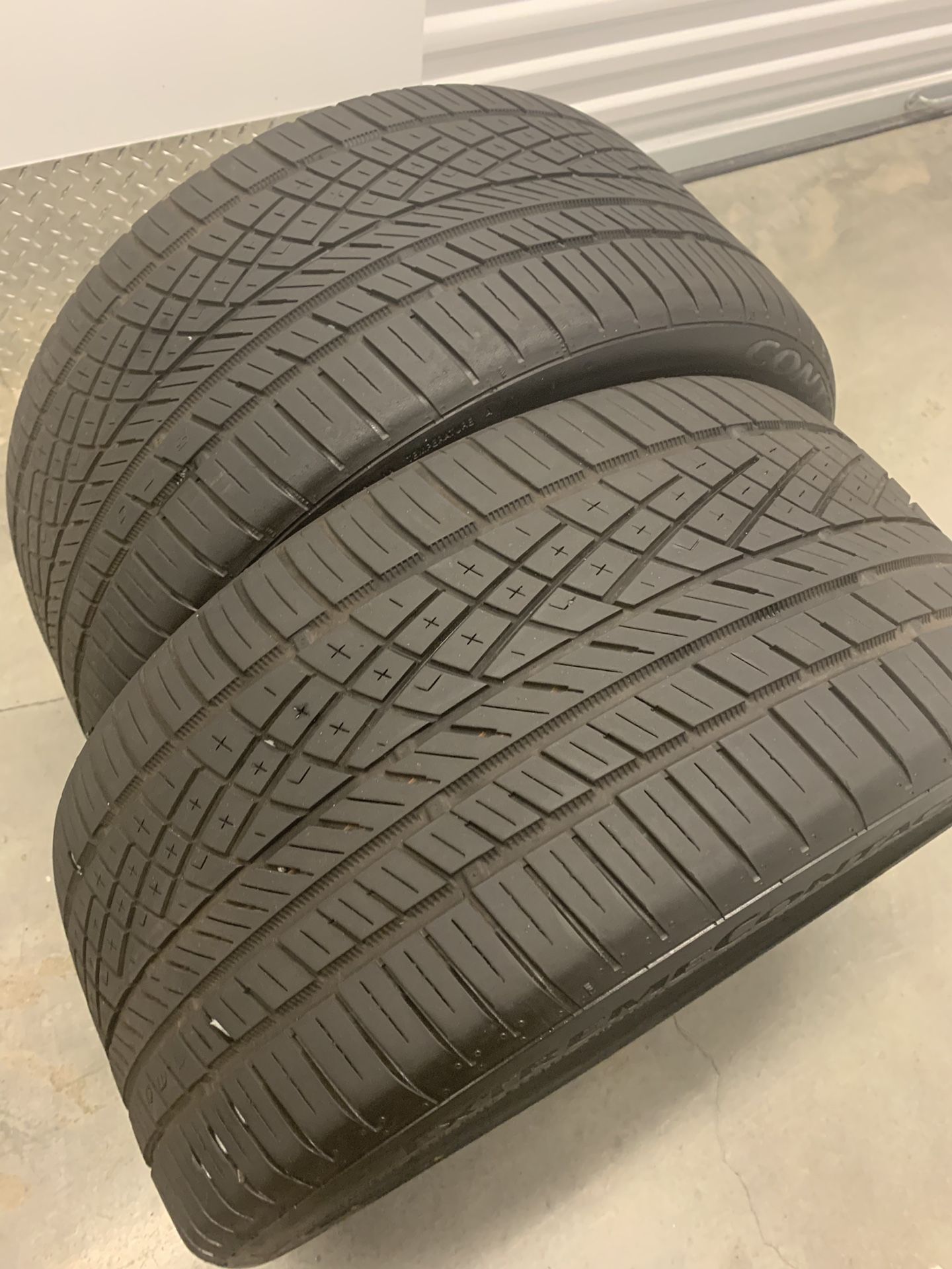 275 35 19 continental 2 tires