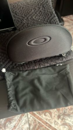 Oakley Sunglasses Case with dust bag