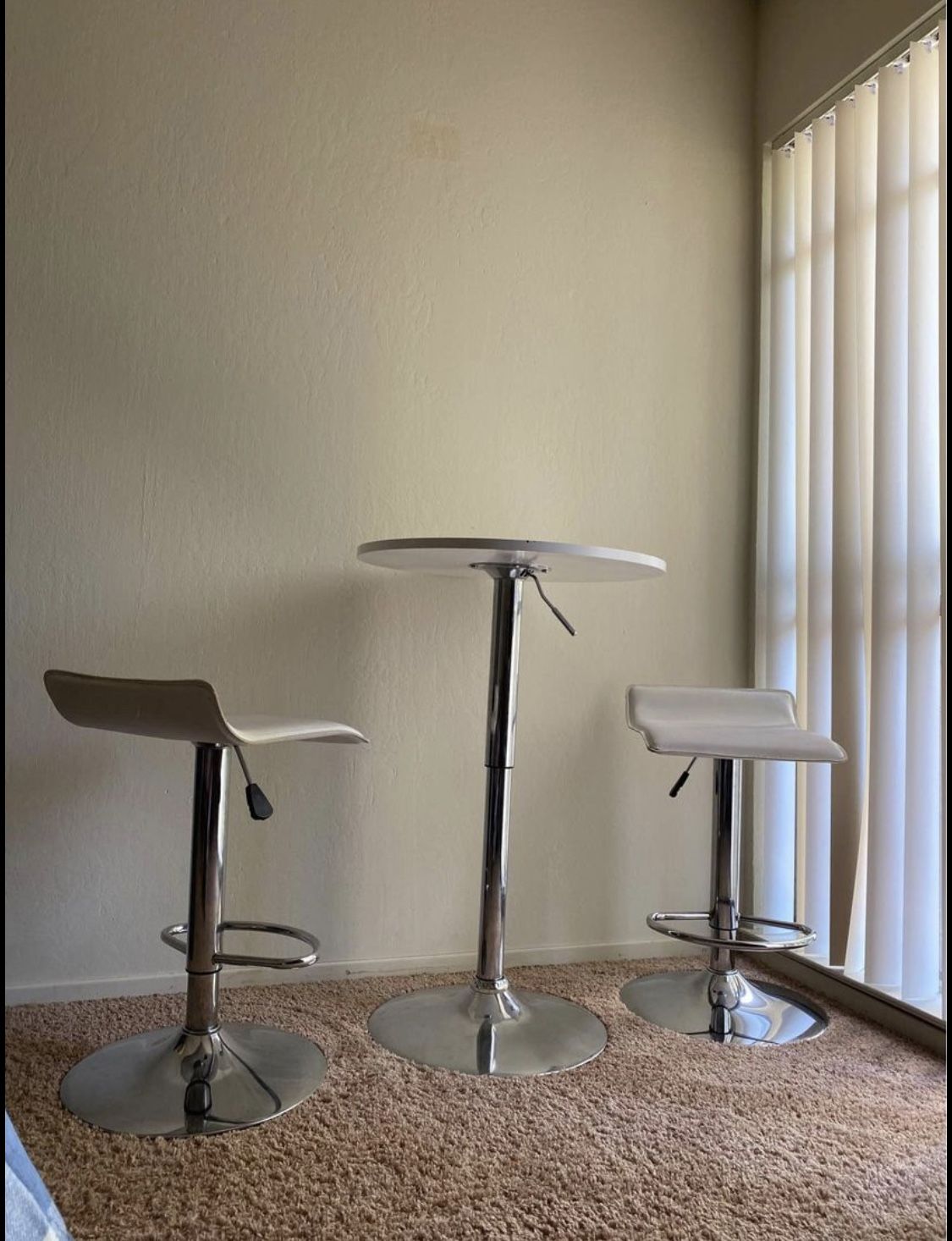 Bar Table W Stools