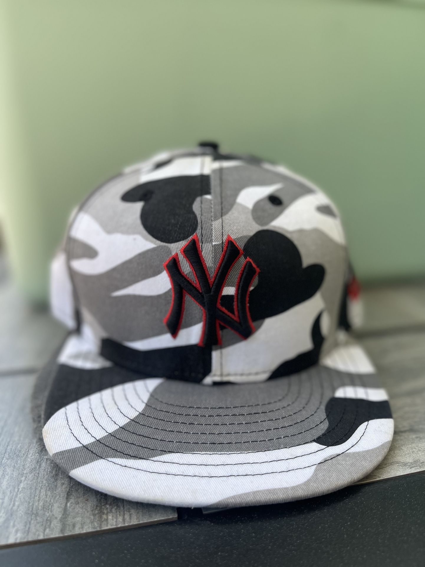 5 Mens baseball hats $20 for all