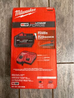 NEW !!! Milwaukee, 12 hour battery kit