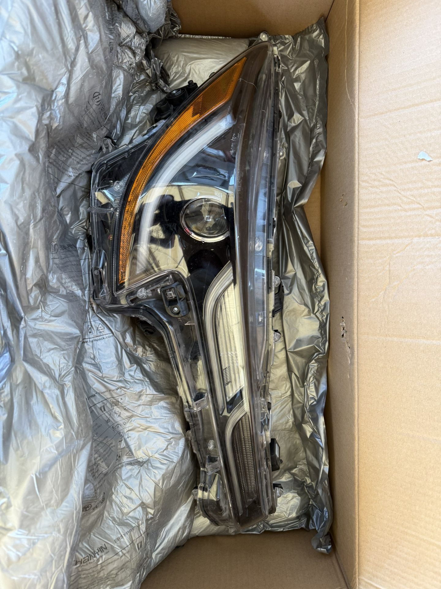 Headlight Toyota Corolla XSE 2022