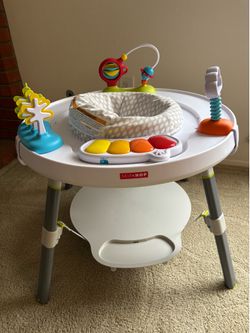 Skip hop activity center