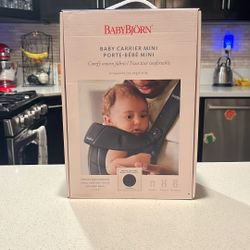NEW BABYBJORN Carrier Mini 