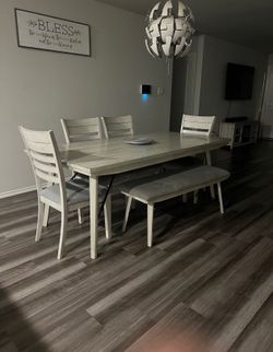 Dinner table complete set