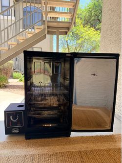 Bradley Original 4-Rack Electric Smoker – Excellent Condition – Automatic Wood Bisquette Smoker