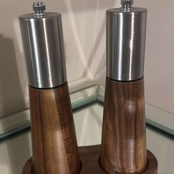 Salt & pepper grinder