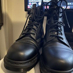  Doc Martens 