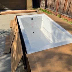 FREE- Malibu Home Left Hand Drain Bath Tub