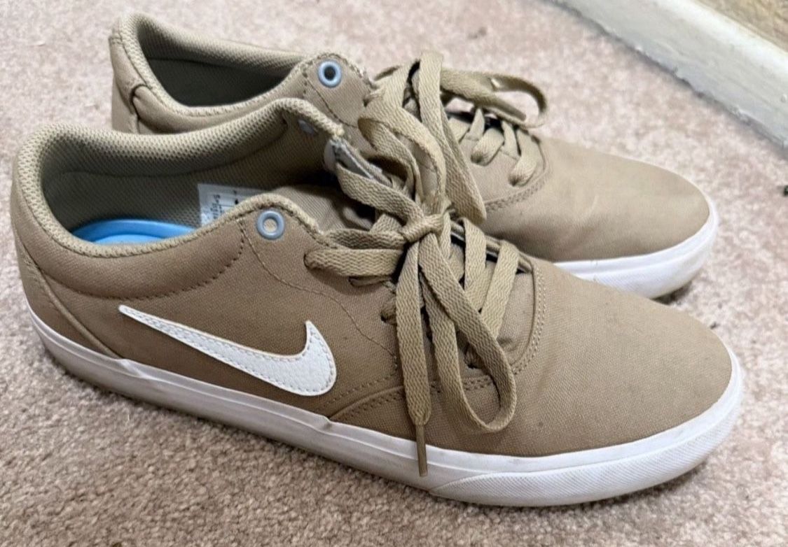 Men Nike Size 9