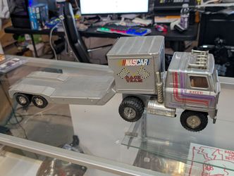 ERTL NASCAR RACE TEAM Vintage 1979 Pressed Steel Transtar Semi & Trailer hauler