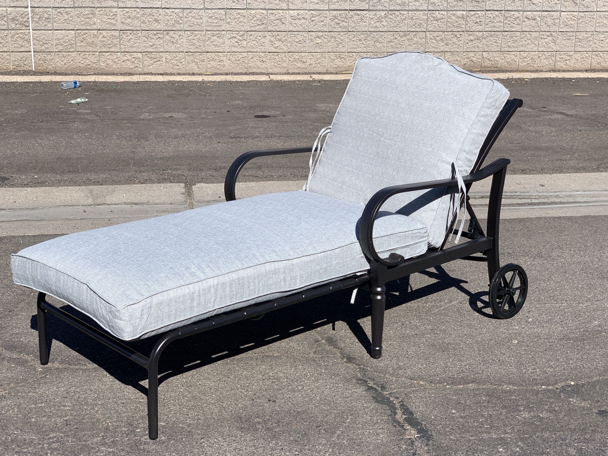 Hampton bay chaise lounge Chair