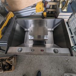 Kitchen Hood Vent With Cover In Good Condition 