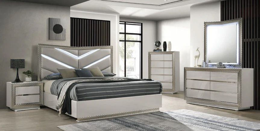 Brand New Elegant Ventor Queen Size Bedroom Set 