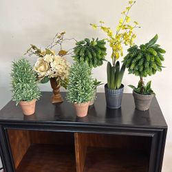 SET OF FAKE PLANTS LOT OF 6 HOME DECOR
