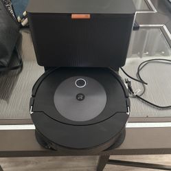 Roomba J7 Vacuum/Mop Combo