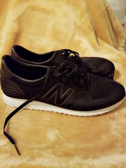 NEW BALANCE SHOES