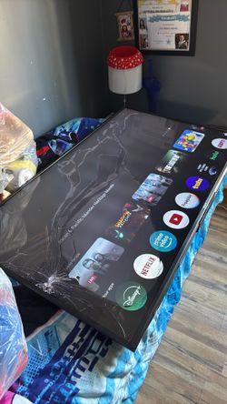 Sony 55” Google TV (KD-55X77L) – Cracked Screen – Powers On OFFER UP!
