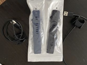 2 Chargers & 2 New Bands For A Fitbit Charge 3 