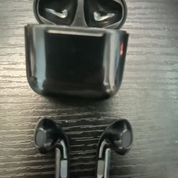 Black Earbuds