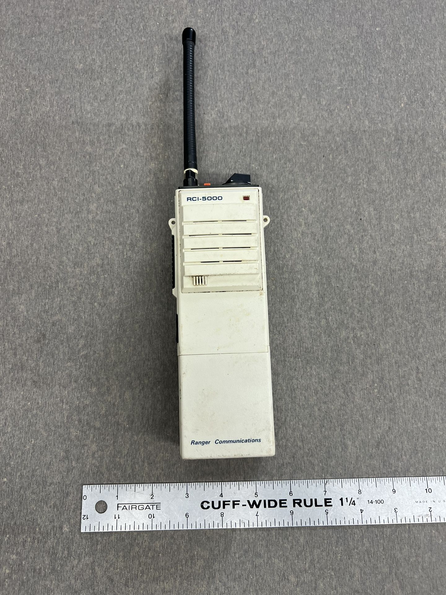 RANGER COMMUNICATIONS RCI-5000 HANDHELD RECEIVER RADIO NO CHARGER INCLUDED