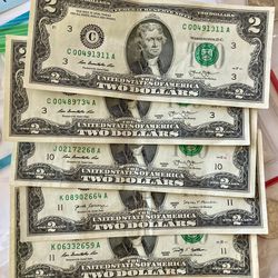 Two Dollar Bills (2) US Currency Coins Collecting Rarely Seen Money