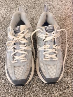 5Y Nike Vomeros