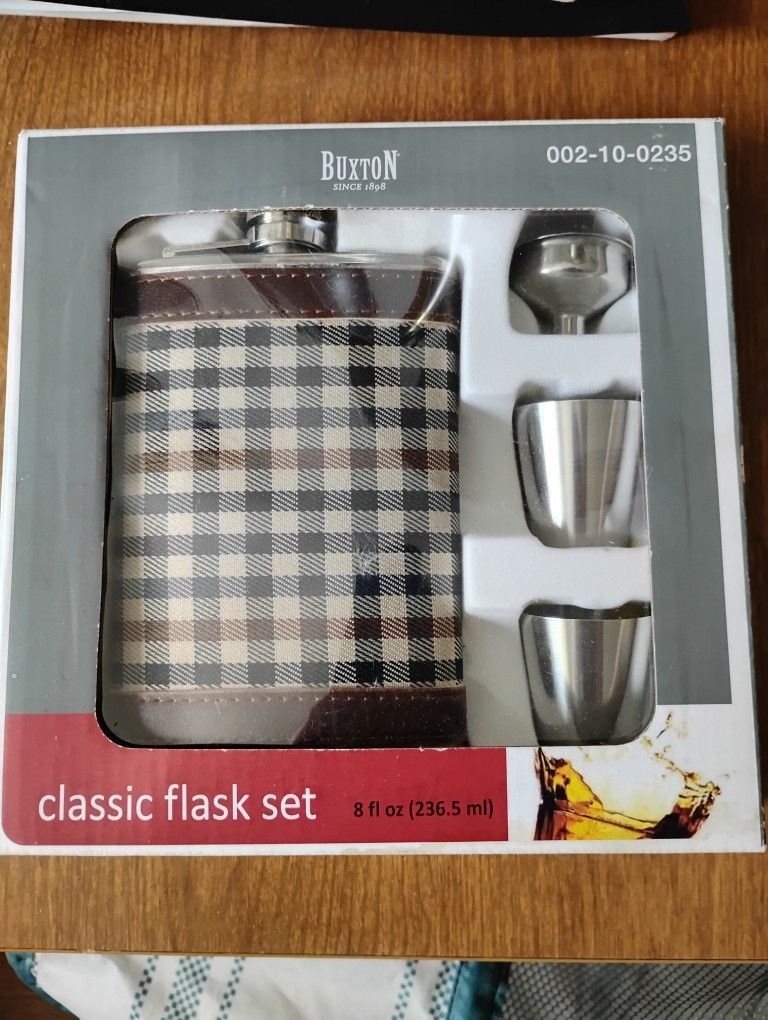Buxton Flask Set