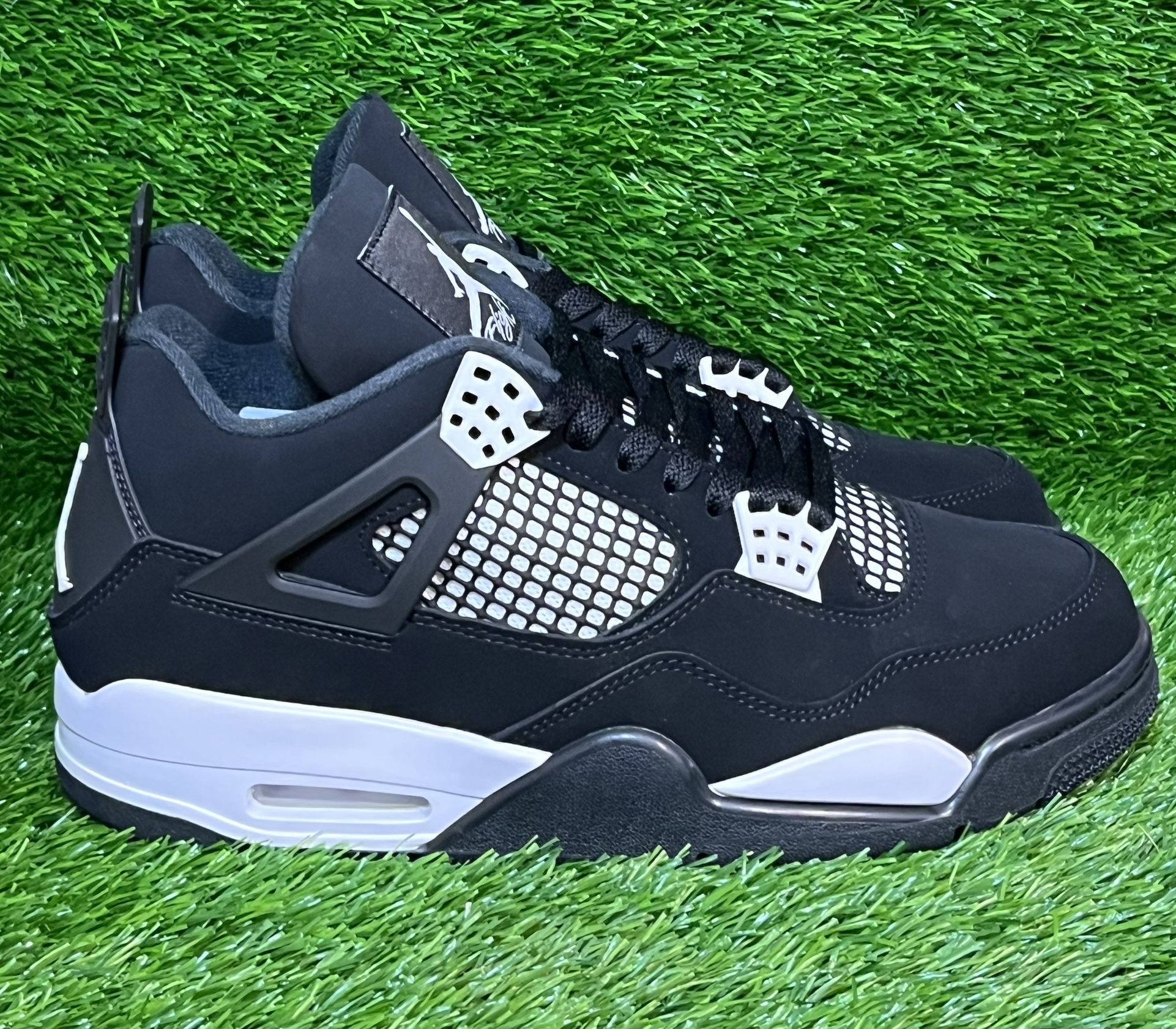 Jordan 4 Retro White Thunder