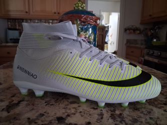 Soccer cleats us size 10