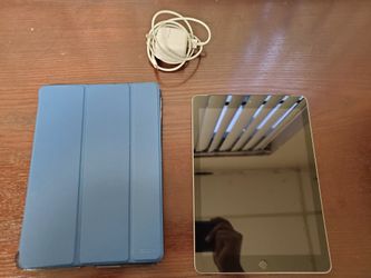iPad 6th gen cellular model excellent condition