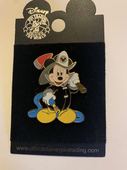 Disney pin - Mickey as firefighter
