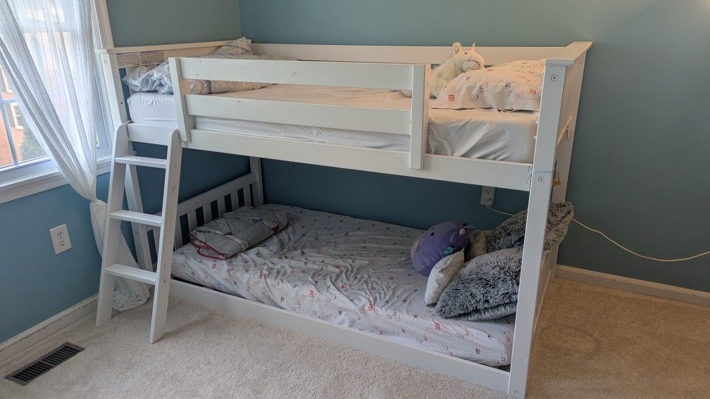 White Bunk Bed (child/youth)