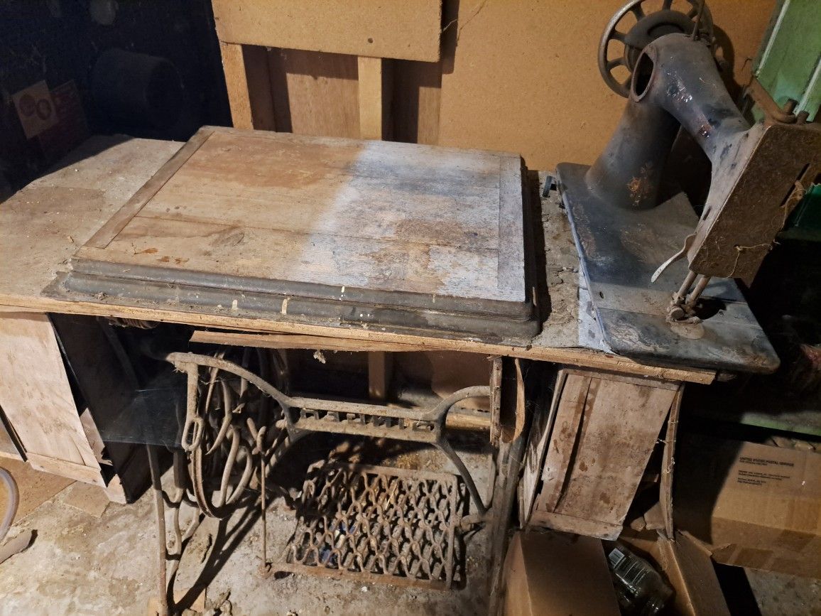 Vintage Treadle Singer Sewing Machine