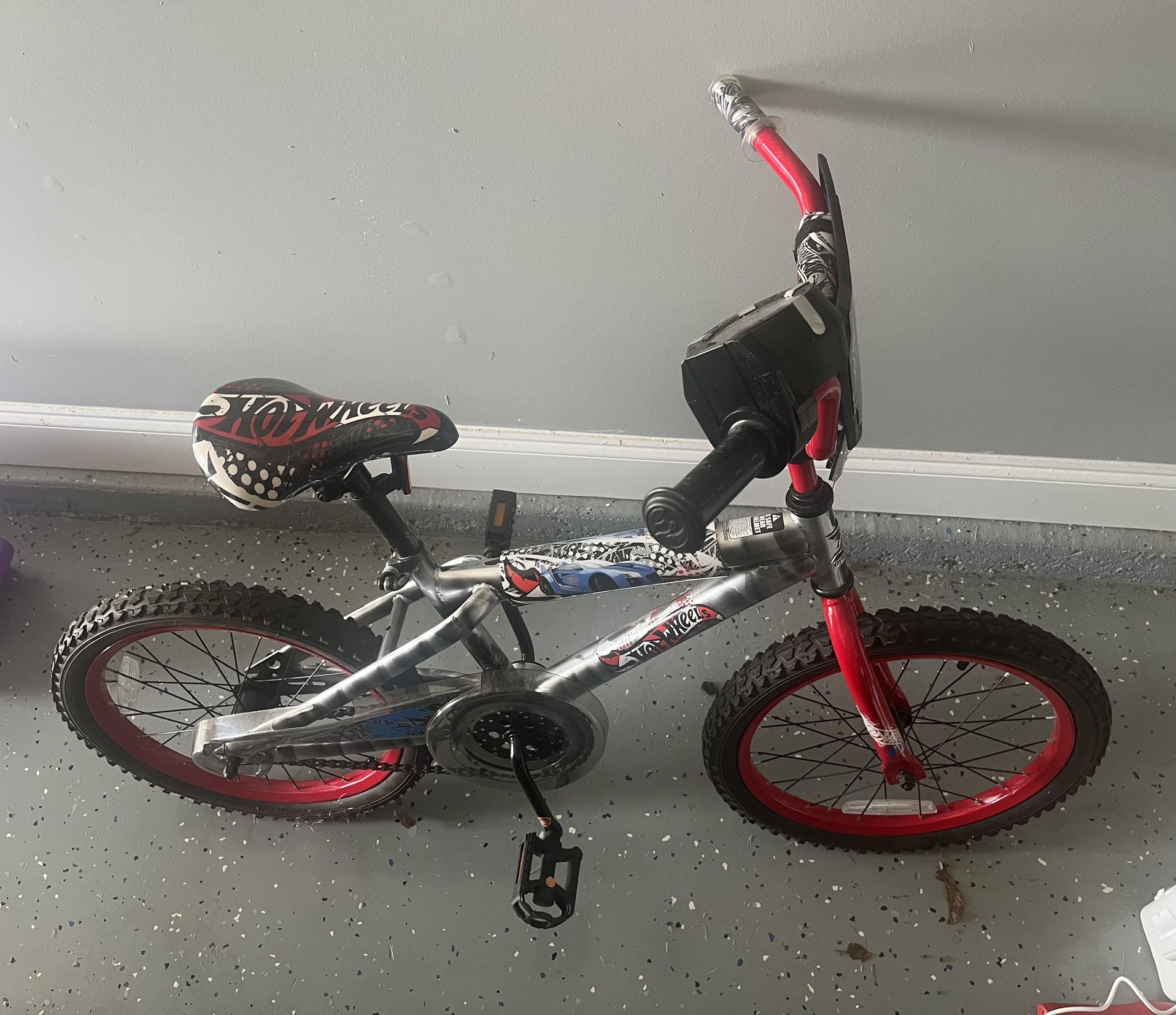 Kids Hot Wheels Bike 