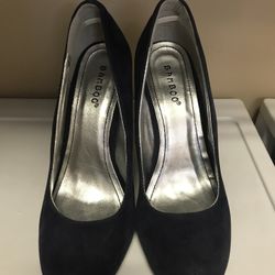Women’s Dark Blue Faux Suede Pumps, Size 7