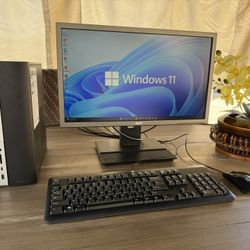 HP Pavilion i7 PC, 22” LCD, WiFi, Windows 11