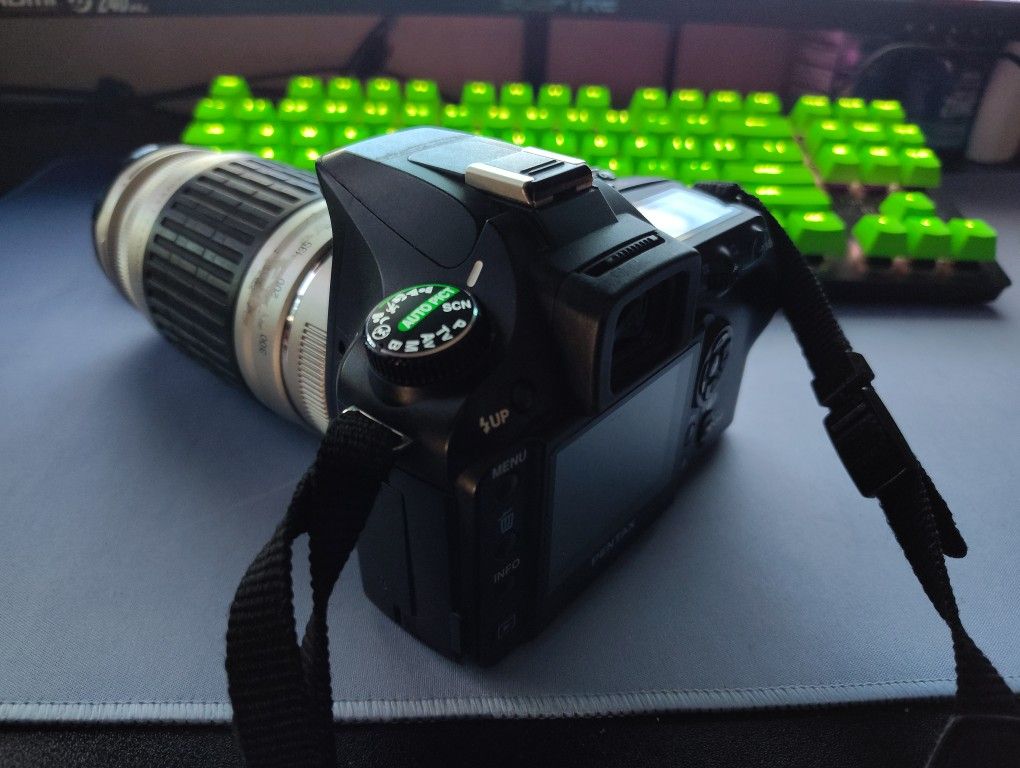 K100D Super with 75–300 mm Lens