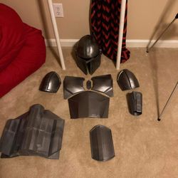Mandalorian Suit Cosplay