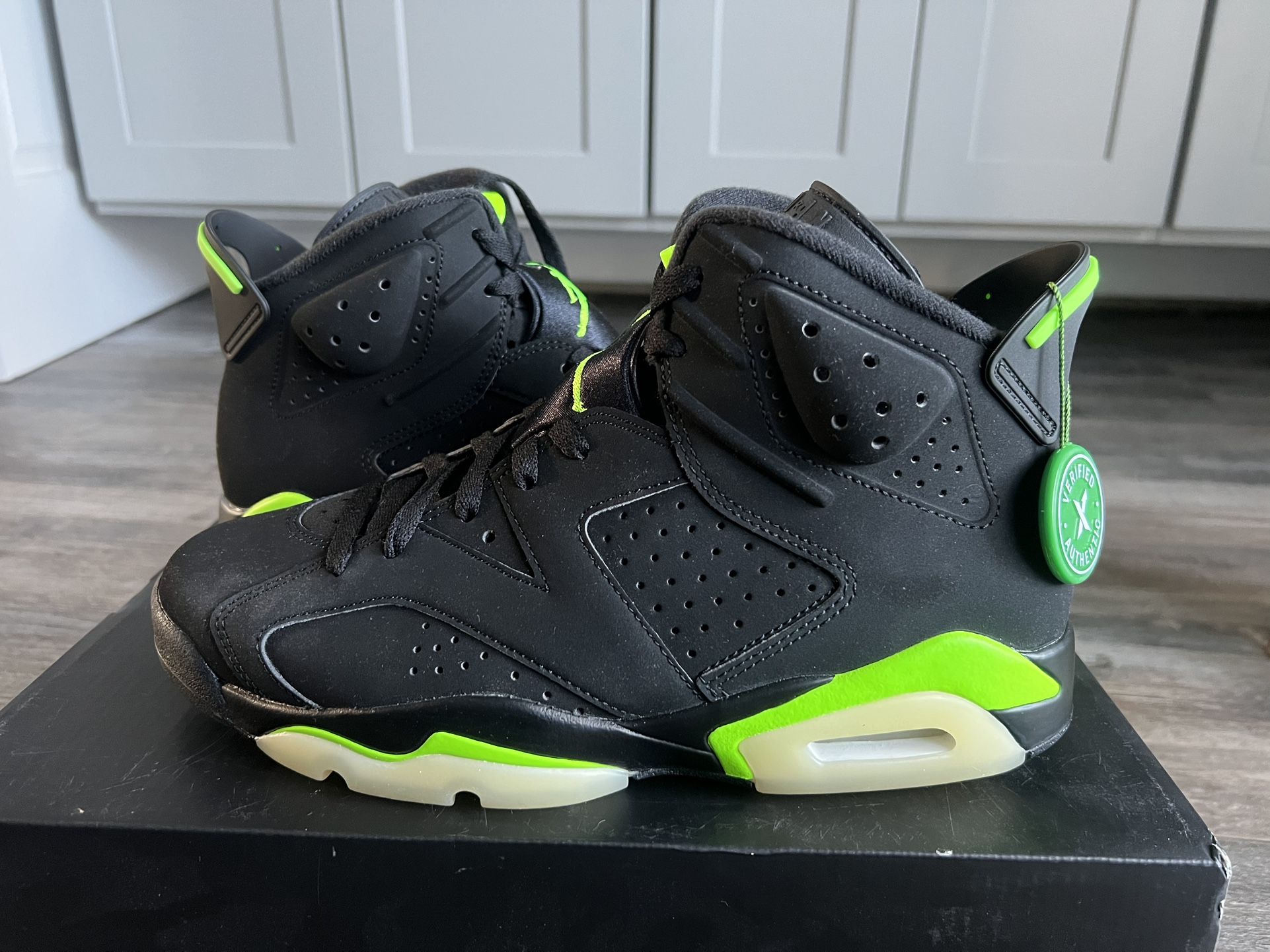 Air Jordan Retro Electric Green Brand New